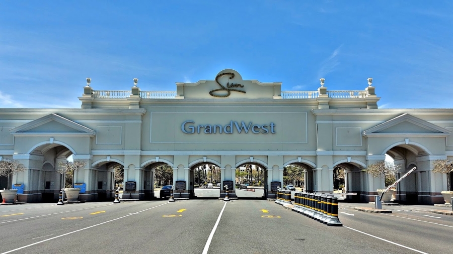 1 Bedroom Property for Sale in Goodwood Central Western Cape